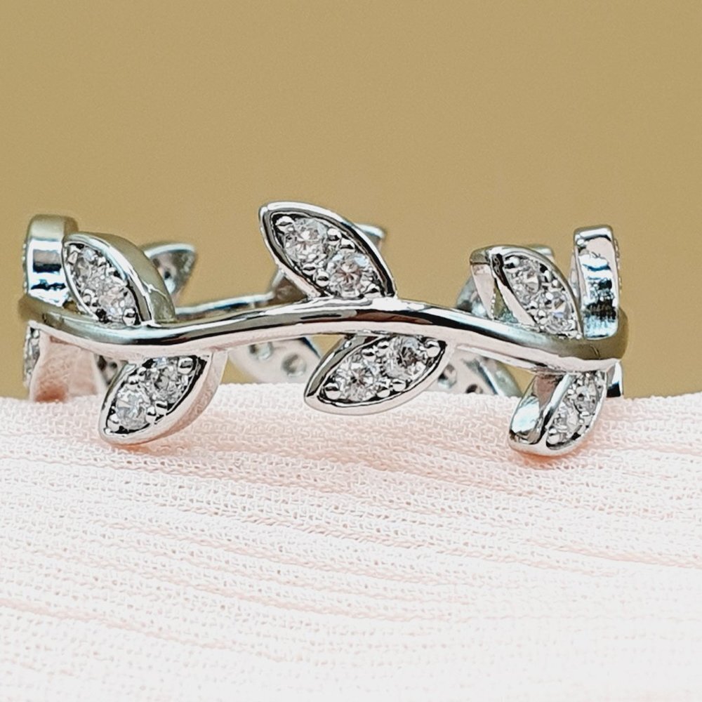 💎 Party Beautiful Leaf Around Korean Fashion Ring for Women, INDN8429